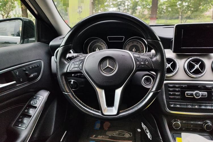 Used Mercedes-Benz GLA 2015 GLA 220 4MATIC Fashion Model