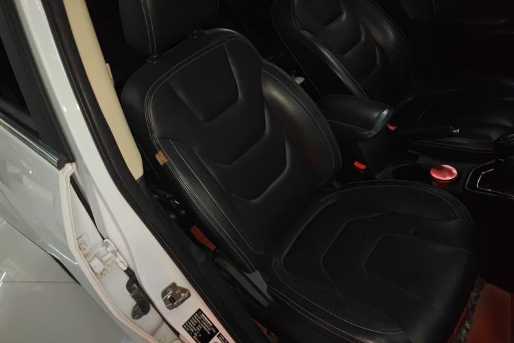 Used Dongfeng Fengon 580 2016 1.8L Manual Comfort Model Right Front Seat