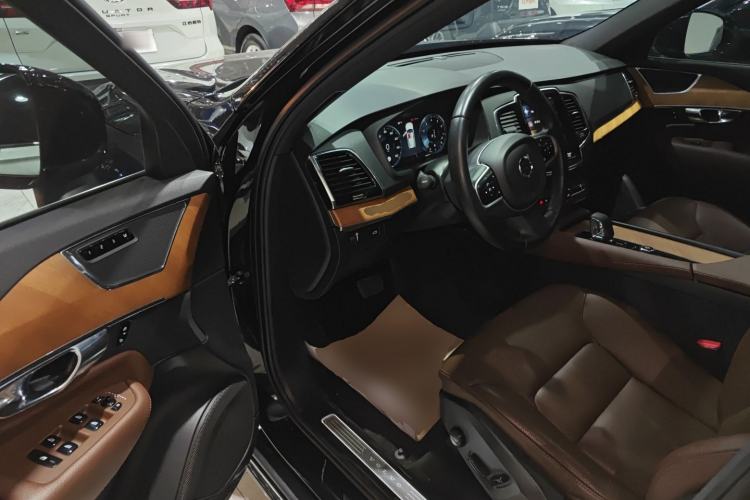 Used Volvo XC90 2022 B6 Zhiyi Luxury Edition 7-Seater
