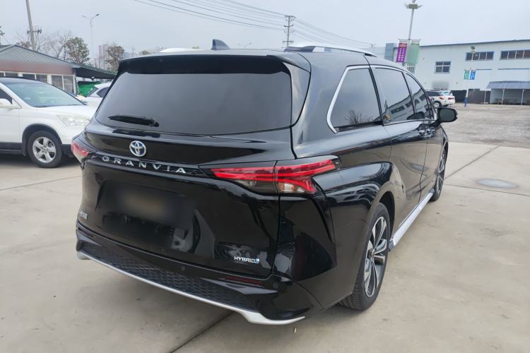 Used Toyota Granvia 2023 2.5L Hybrid Flagship VIP Edition