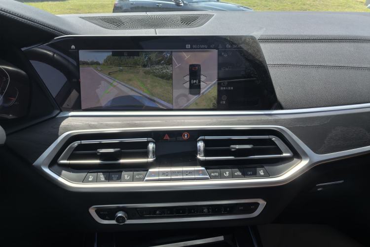 Used BMW X7 2021 xDrive40i Luxury Package with Leading Features