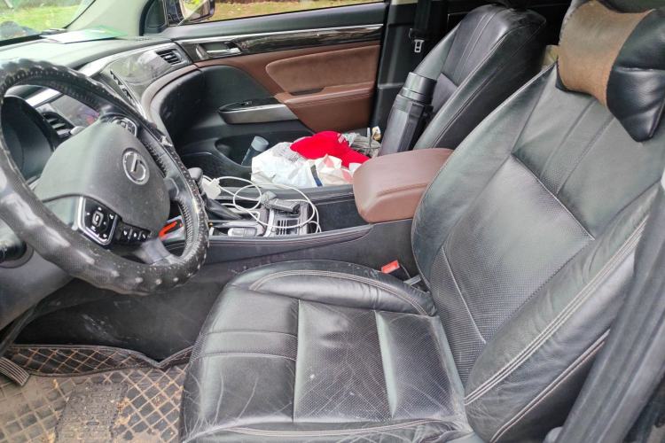 Used GAC Trumpchi GS8 2017 320T Two-Wheel Drive Luxury Smart Connectivity Version (7 Seats) Left Front Seat