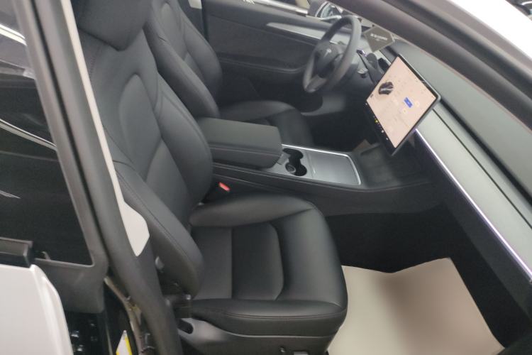 Used Tesla Model Y 2024 Rear-Wheel-Drive Version Right Front Seat