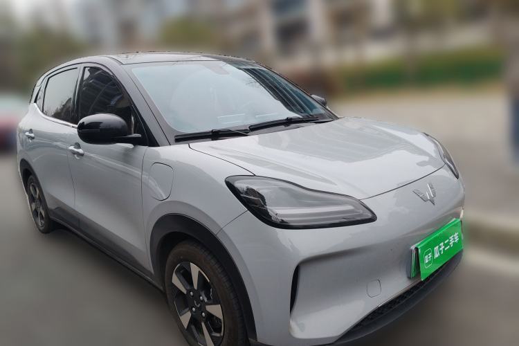 Used Wuling Bingo PLUS 2024 401 km Range 5-Seater Version Front Right 45 Deg