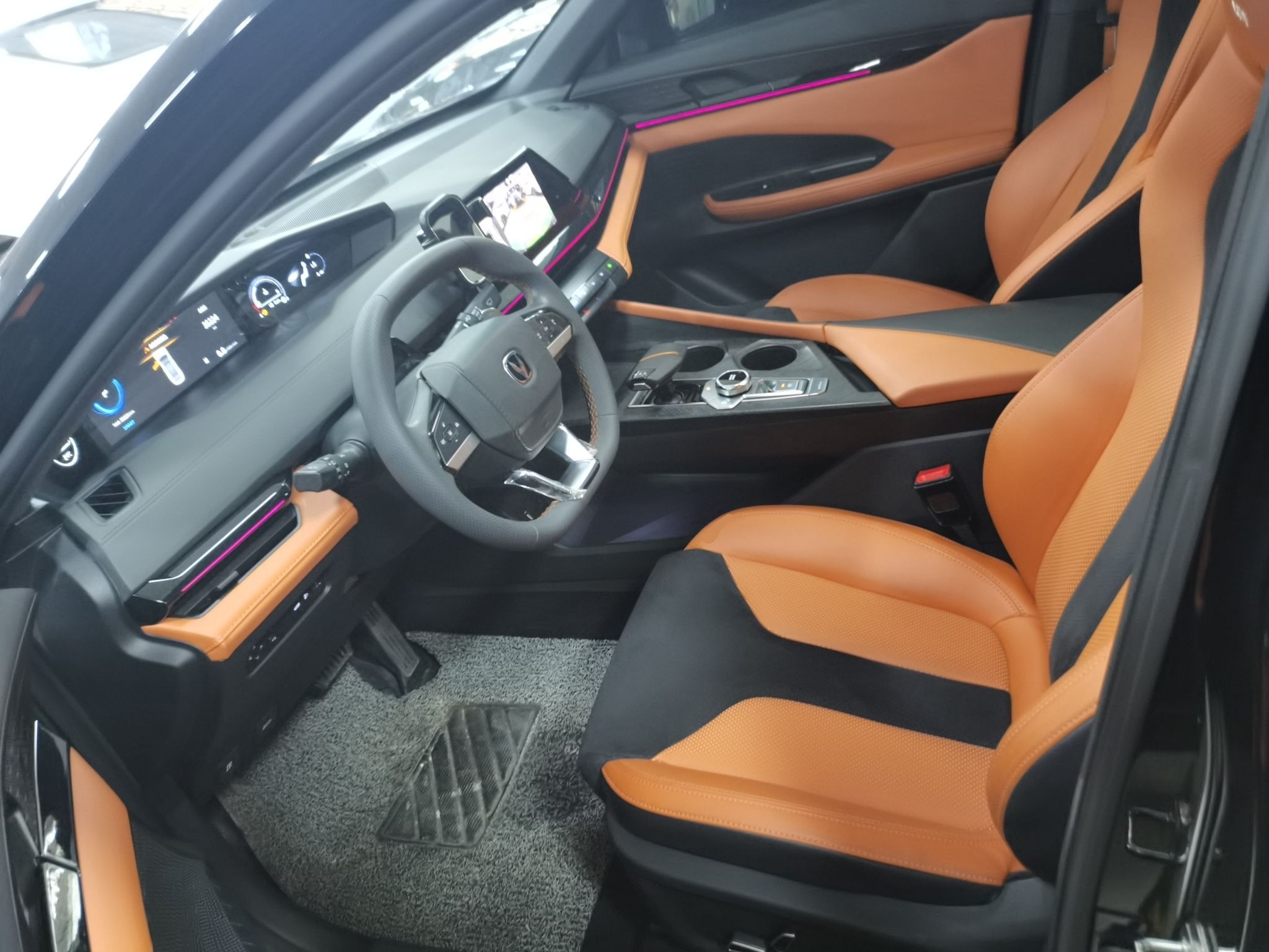 المقاعد الأمامية داخل السيارة