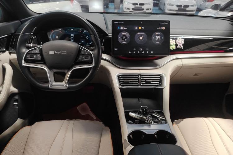 Used BYD Song PLUS New Energy 2023 Champion Edition DM-i 110KM Flagship PLUS Center Console