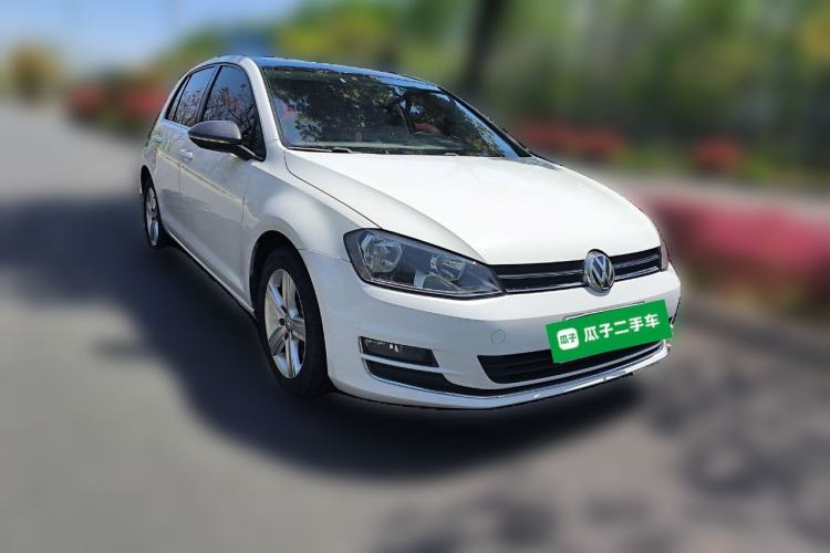 Used Volkswagen Golf 2016 230TSI Automatic Comfort Version Front Right 45 Deg