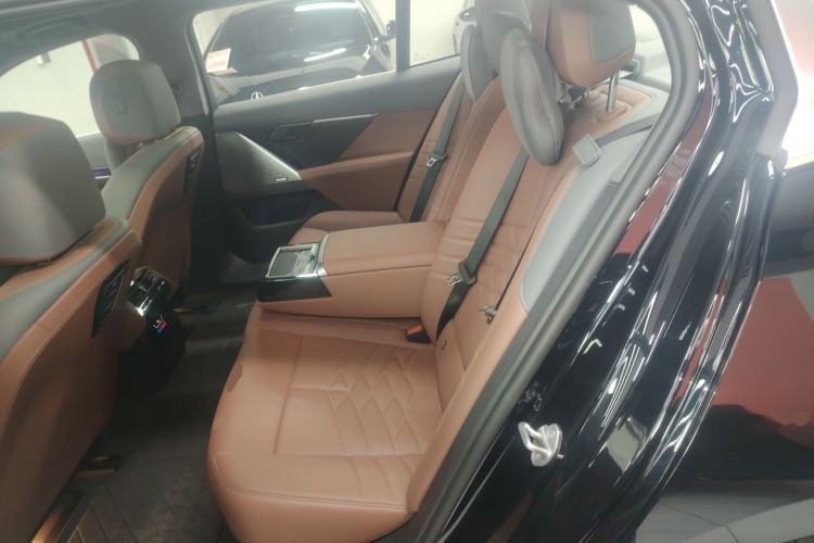 Used BMW i5 2024 eDrive 35L Prestige Luxury Package