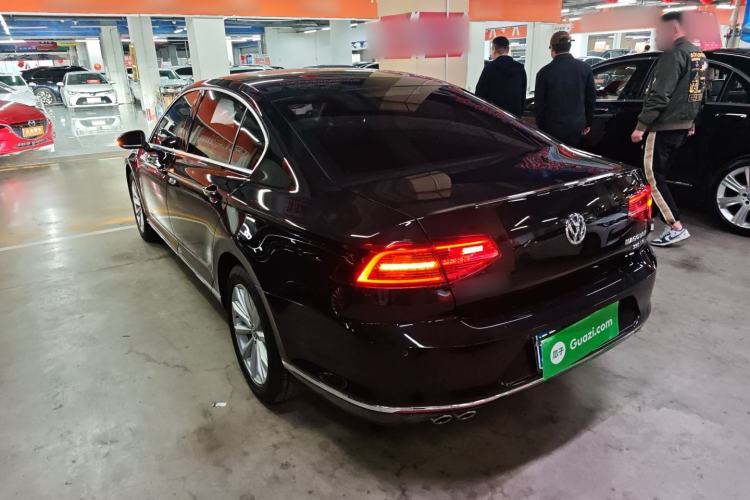 Used Volkswagen Magotan 2018 330TSI DSG Advanced Model Rear Left 45 Deg