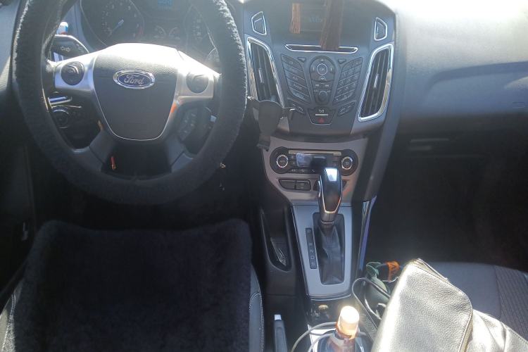 Used Ford Focus 2012 Sedan 1.6L Automatic Fashion Edition