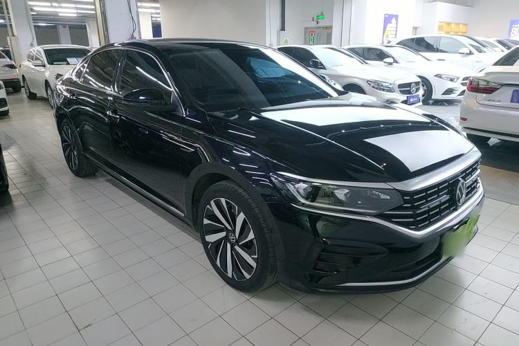 Used Volkswagen Passat 2023 Revised 330TSI Elite Edition Front Right 45 Deg