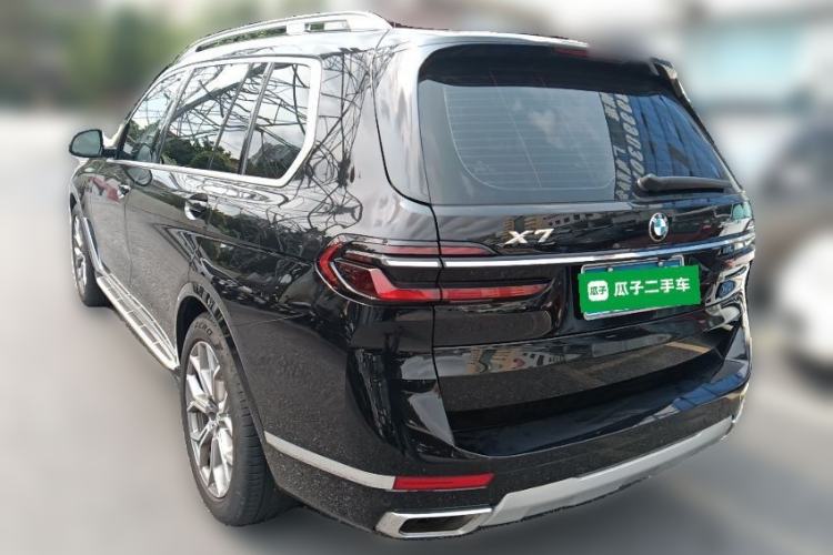 Used BMW X7 2023 xDrive40i Luxury Package with Leading Features Rear Left 45 Deg