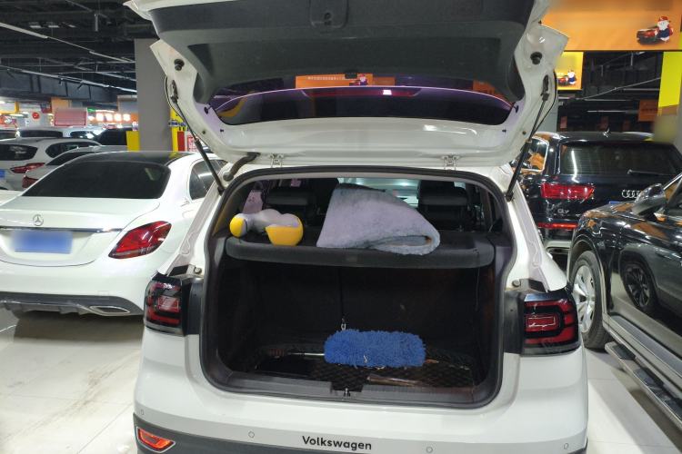 Used Volkswagen Tacqua 2020 1.5L Automatic Yue Trunk