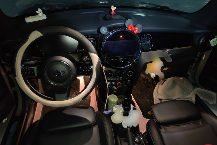 Used MINI 2022 1.5T COOPER CABRIO Classic Edition Center Console