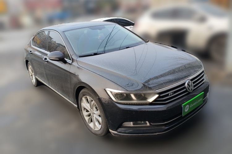 Used Volkswagen Magotan 2018 380TSI DSG Luxury Model Front Right 45 Deg