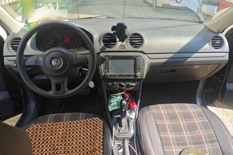 Used Volkswagen Jetta 2013 1.6L Automatic Fashion Model Center Console