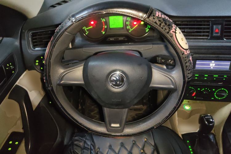 Used Skoda Rapid 2015 1.6L Automatic Smart Selection Model