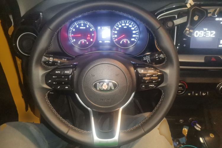 Used Kia kx1 Stonic 2021 1.4L CVT Fun & Sunroof Model Steering Wheel