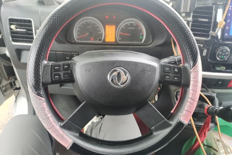 Used Dongfeng Yufeng 2021 2.0T Power King Front-Drive Logistics Vehicle Long Wheelbase Mid-Roof Design 6–9 Seats China VI Emission Standard ZD20 Steering Wheel