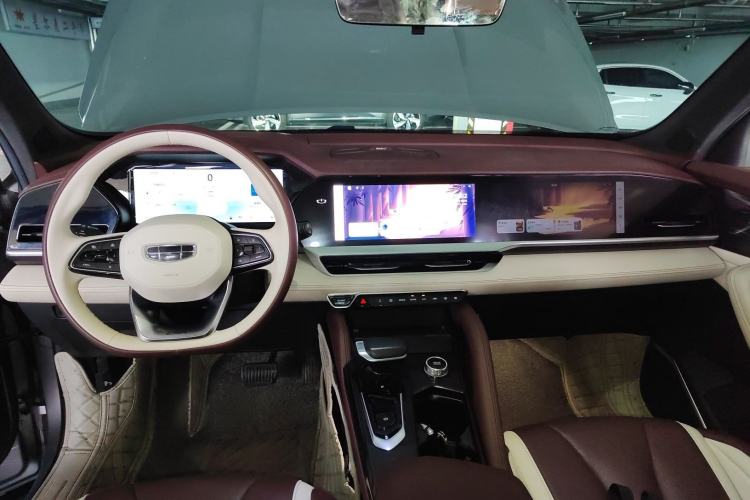 Used Geely Auto Monjaro L 2024 2.0TD High-Power Automatic Two-Wheel Drive Yunqi Version Center Console