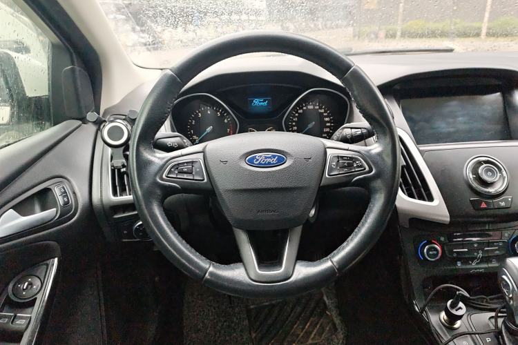 Used Ford Focus 2015 Hatchback EcoBoost 125 Automatic Supreme Style Edition