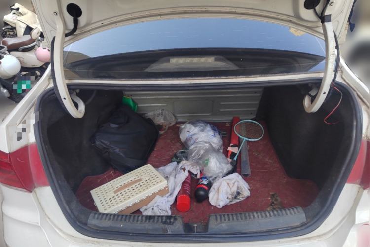 Used Volkswagen Santana 2016 1.6L Automatic Fashion Edition Trunk