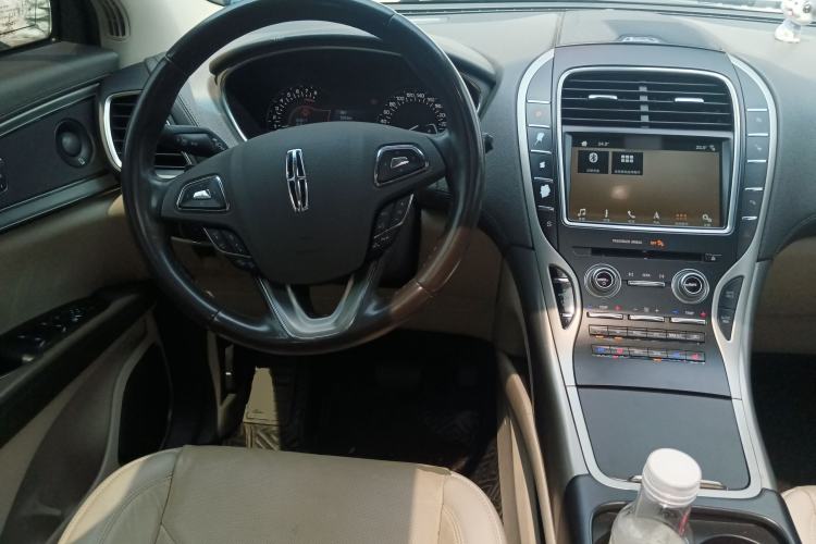 Used Lincoln MKX 2018 2.0T Four-Wheel Drive Zunya Edition Steering Wheel