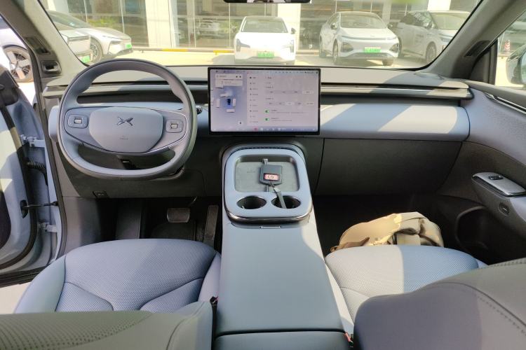 Used XPeng G7 2025 Model—702 Ultra Long Range Center Console