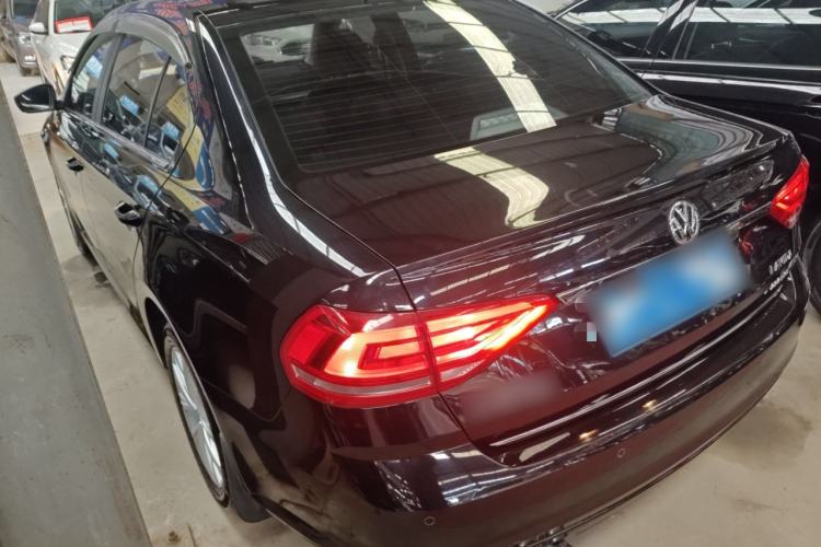 Used Volkswagen Lavida 2017 1.6L Automatic Comfort Edition
