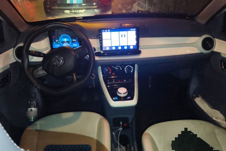 Used Dongfeng NAMMI BOX 2022 Revised Light Wind Edition 201 km Standard Version
