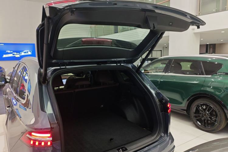 Used Geely Auto Monjaro L 2024 2.0TD High-Power Automatic Two-Wheel Drive Yunqi Version
