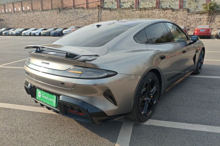 Used Xiaomi Auto SU7 2024 Four-Wheel Drive Ultra-Long Range Advanced Intelligent Driving Max Edition