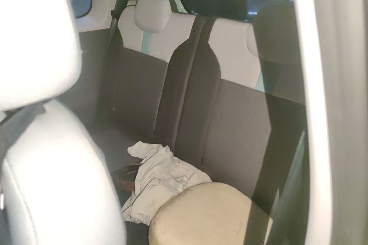 Used CHANGAN NEVO Lumin 2022 155 km – Refreshingly Sweet Edition Left Rear Seat