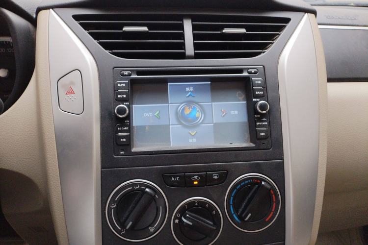 Used Venucia R50 2013 1.6L Manual Luxury Edition
