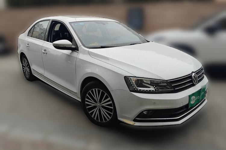 Used Volkswagen Sagitar 2017 230TSI Manual Luxury Model
