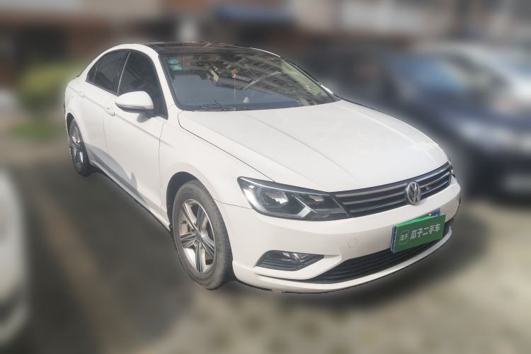 Used Volkswagen Lamando 2015 230TSI DSG Fashion Edition Front Right 45 Deg