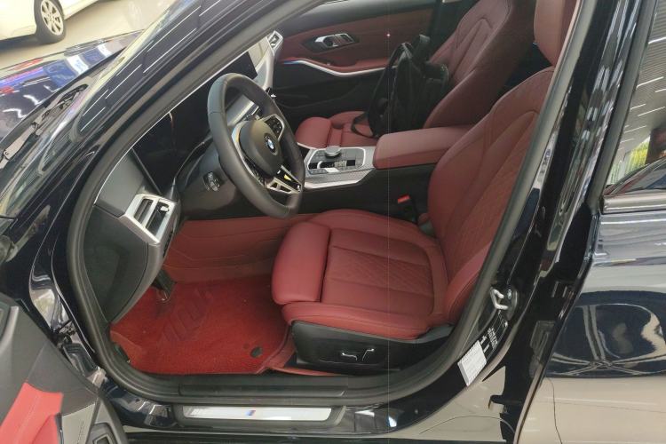 Used BMW 3 Series 2025 330Li M Sport Shadowline Package Driver Seat