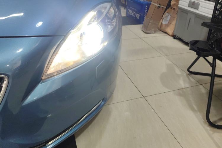 Used Volvo V40 2015 1.6T Zhiyi Edition
