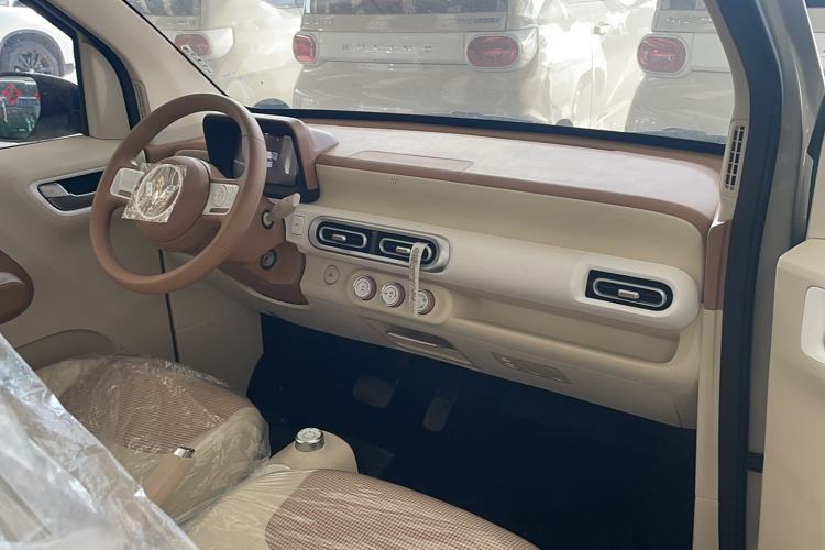 Used Wuling Hongguang MINIEV 2024 3rd Generation 215km Youth Edition
