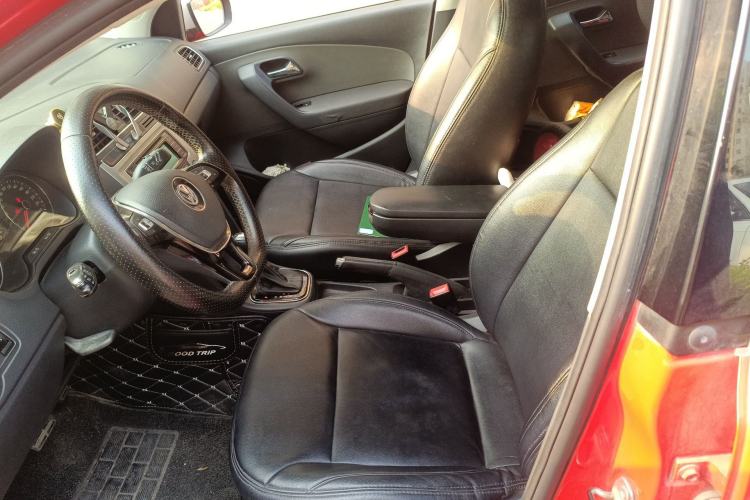 Used Volkswagen Polo 2014 1.6L Cross Polo Automatic
