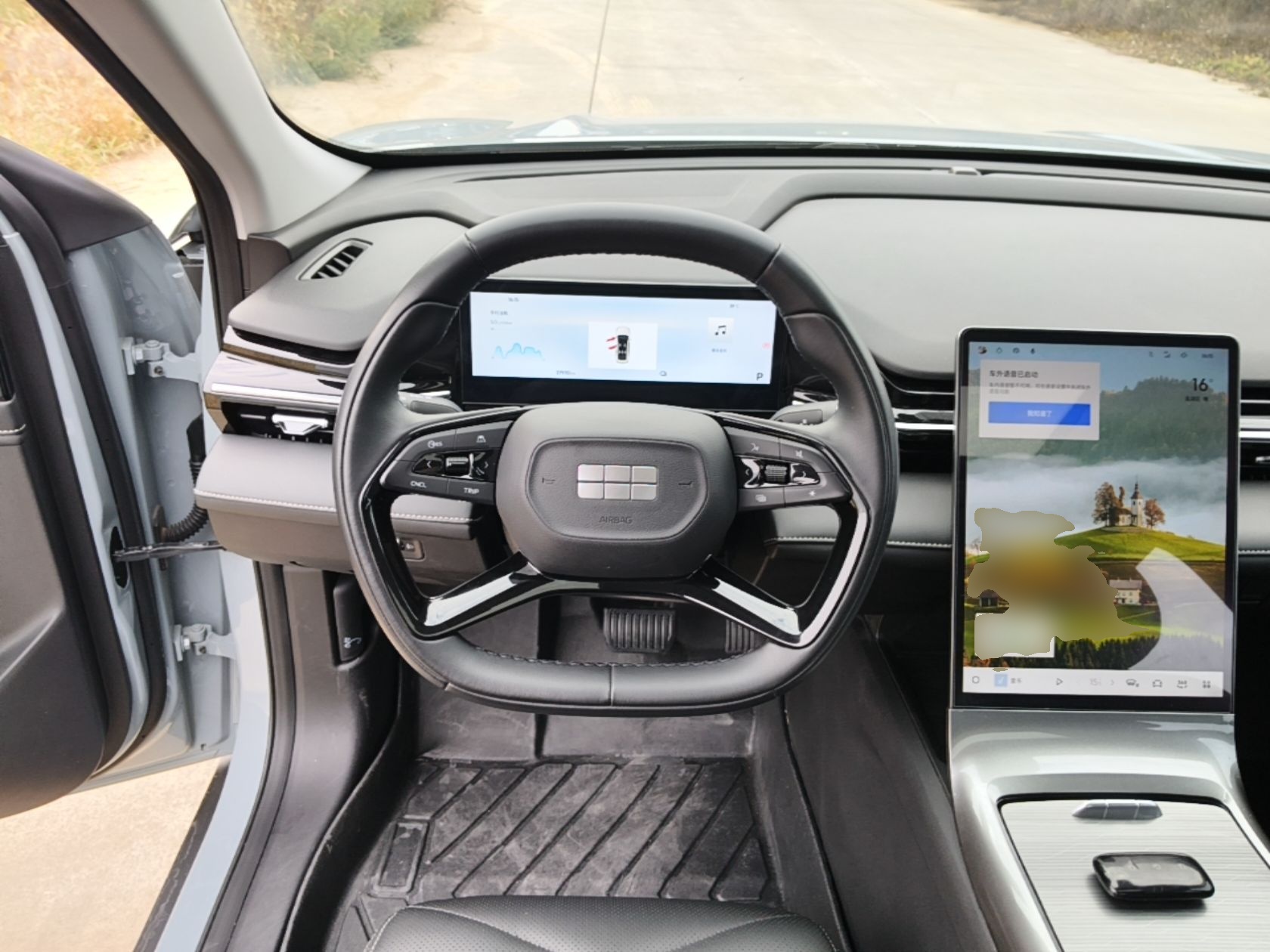 Geely Galaxy L6 2024 125km PLUS Dragon Edition — снимка 13