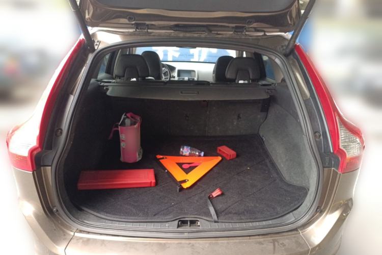 Used Volvo XC60 2014 T5 Zhiyi Edition Trunk