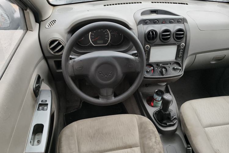 Used Wuling Hongguang 2013 1.5L Base Version
