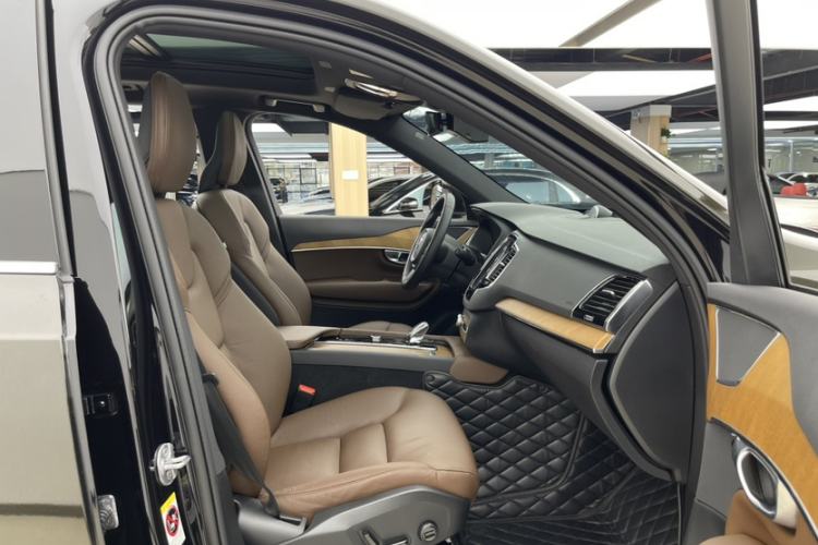 Used Volvo XC90 2024 B6 Zhiyi Luxury 7-Seater Interior 9
