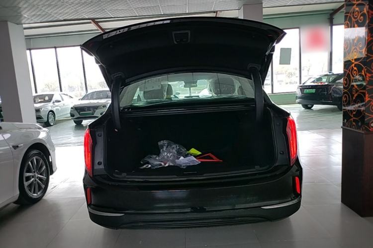 Used Hongqi E-QM5 2022 431 km Charge & Enjoy Edition
