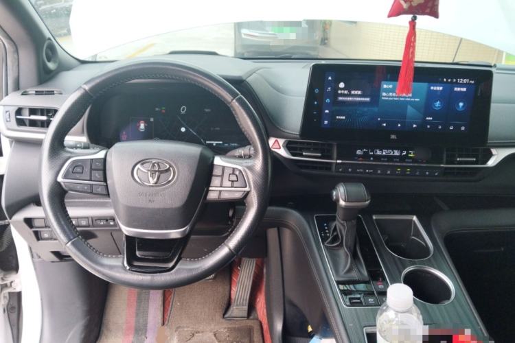 Used Toyota SIENNA 2021 2.5L Hybrid Platinum Edition Center Console