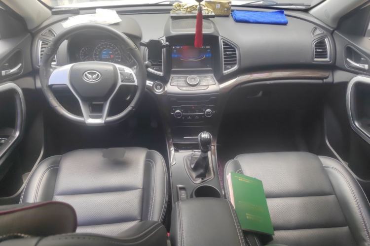 Used HYOSOW S6 2016 1.5T Manual Leading Model Center Console