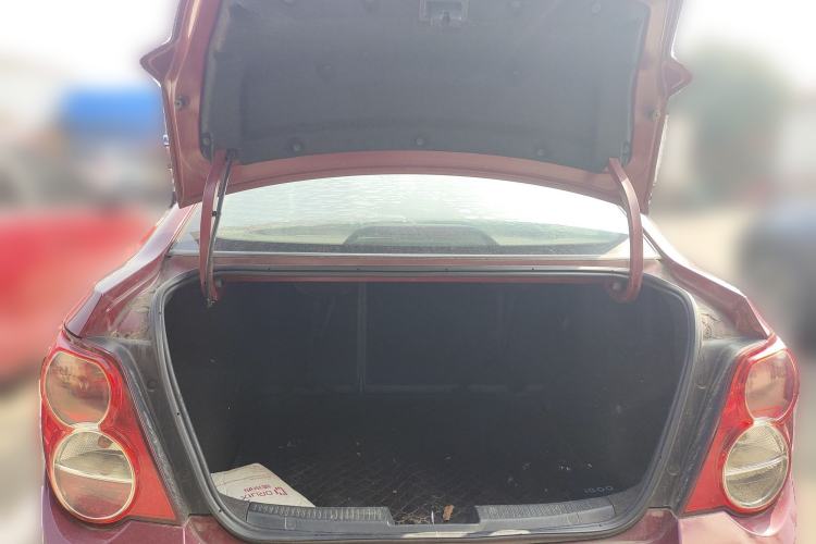 Used Chevrolet Aveo Sonic 2011 Sedan 1.4L MT SL