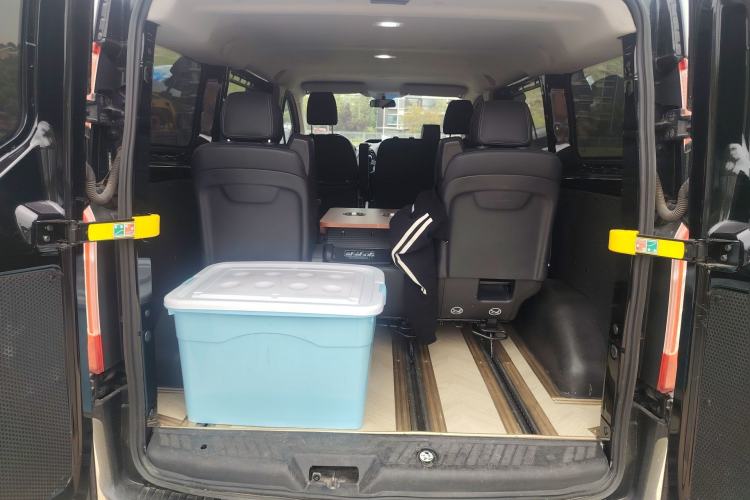 Used Ford Transit 2017 2.0T Diesel Multi-Purpose Commercial Vehicle Short Wheelbase Low Roof China V Standard