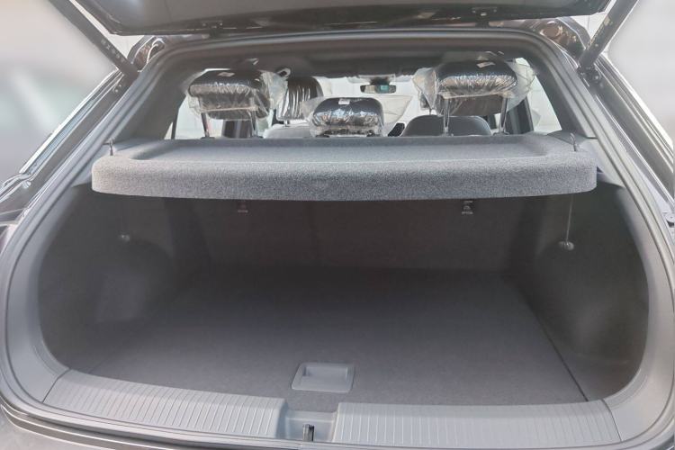 Used Volkswagen T-ROC 2025 Facelifted 300TSI DSG Two-Wheel-Drive Starlight Edition